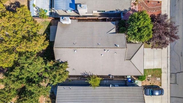 8817 Alder Grove Pl, Elk Grove, CA 95624