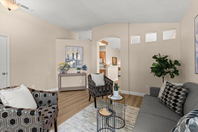 8817 Alder Grove Pl, Elk Grove, CA 95624