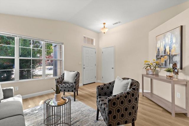 8817 Alder Grove Pl, Elk Grove, CA 95624