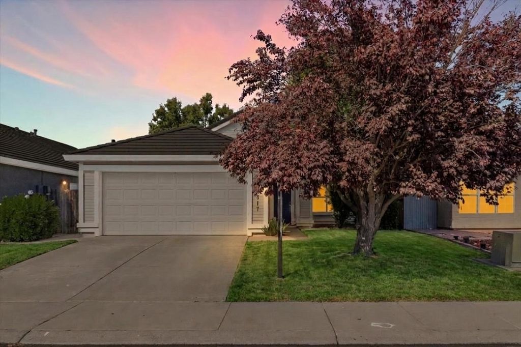 8817 Alder Grove Pl, Elk Grove, CA 95624