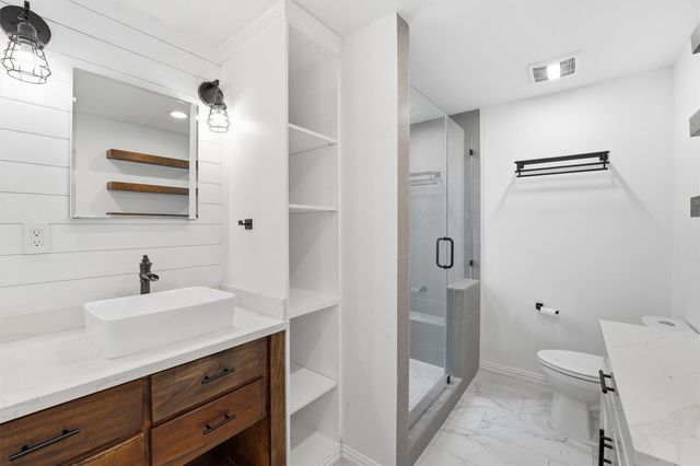 2044 Des Jardines Street, Houston, TX 77023
