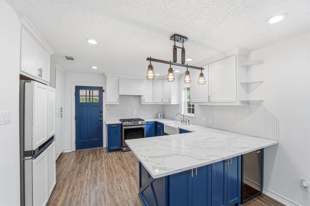 2044 Des Jardines Street, Houston, TX 77023