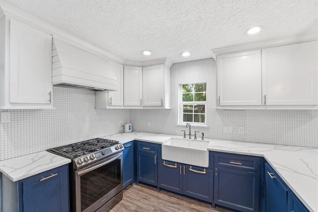 2044 Des Jardines Street, Houston, TX 77023