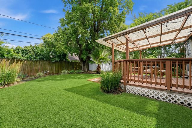 2044 Des Jardines Street, Houston, TX 77023