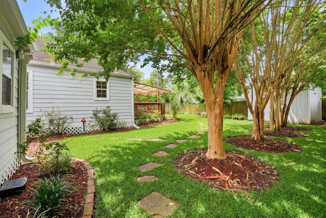 2044 Des Jardines Street, Houston, TX 77023