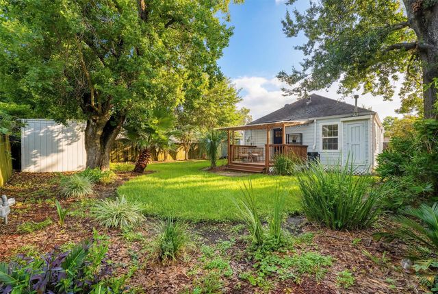 2044 Des Jardines Street, Houston, TX 77023