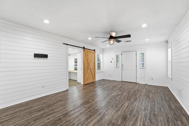 2044 Des Jardines Street, Houston, TX 77023