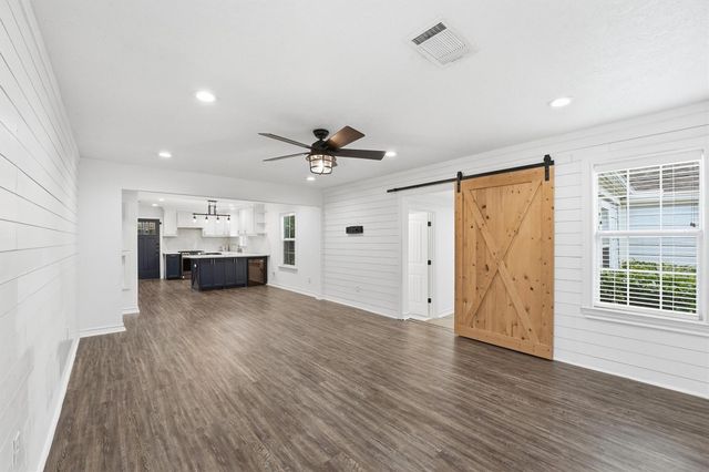 2044 Des Jardines Street, Houston, TX 77023