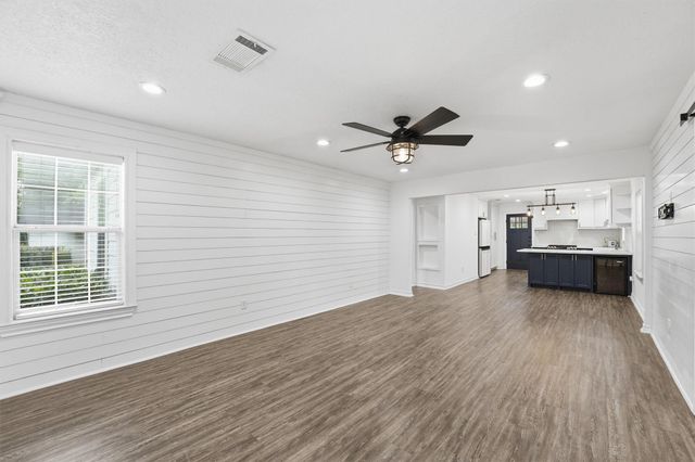 2044 Des Jardines Street, Houston, TX 77023