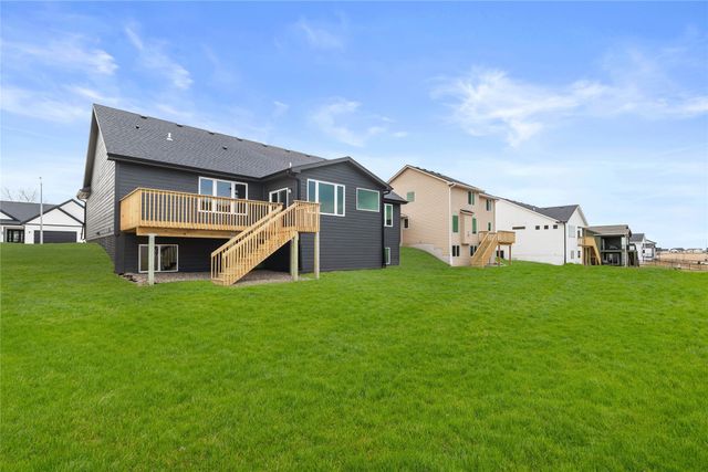 315 NW Red Oak Drive, Waukee, IA 50263