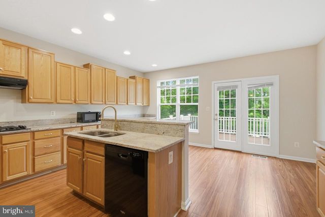 8108 DOVE COTTAGE CT, Lorton, VA 22079
