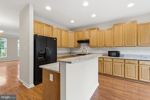 8108 DOVE COTTAGE CT, Lorton, VA 22079