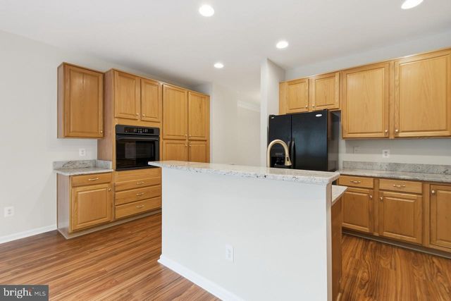 8108 DOVE COTTAGE CT, Lorton, VA 22079