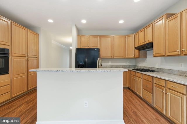 8108 DOVE COTTAGE CT, Lorton, VA 22079