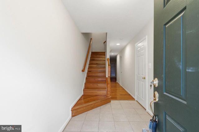 8108 DOVE COTTAGE CT, Lorton, VA 22079