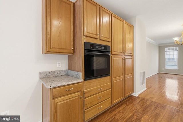 8108 DOVE COTTAGE CT, Lorton, VA 22079