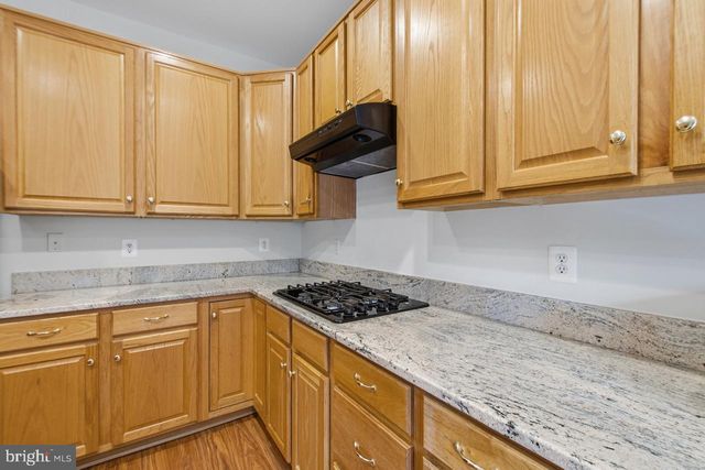 8108 DOVE COTTAGE CT, Lorton, VA 22079