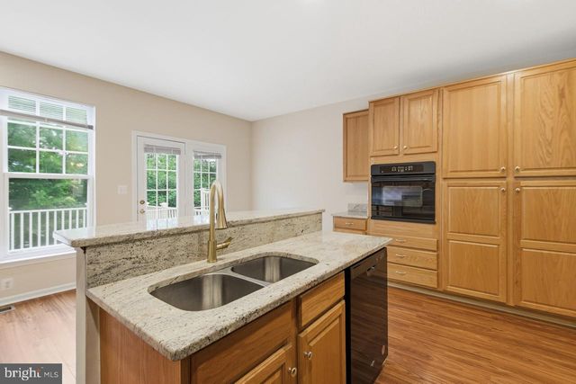 8108 DOVE COTTAGE CT, Lorton, VA 22079