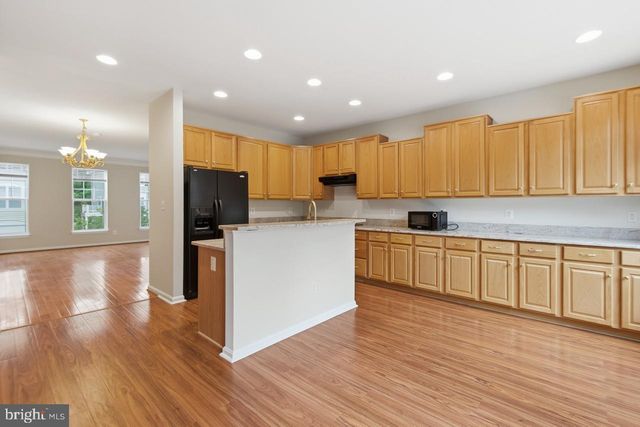 8108 DOVE COTTAGE CT, Lorton, VA 22079