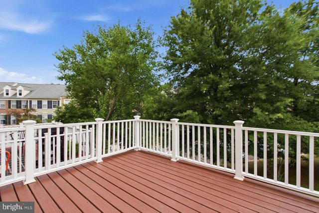 8108 DOVE COTTAGE CT, Lorton, VA 22079