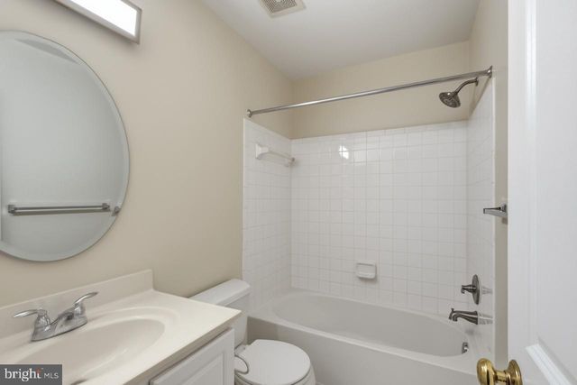 8108 DOVE COTTAGE CT, Lorton, VA 22079