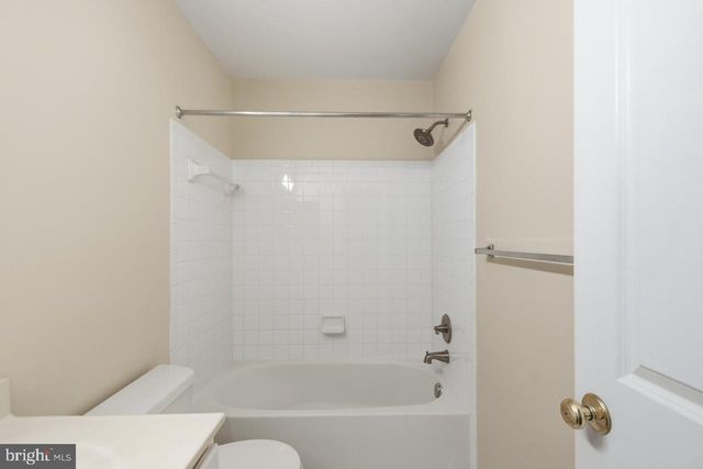 8108 DOVE COTTAGE CT, Lorton, VA 22079