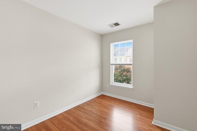 8108 DOVE COTTAGE CT, Lorton, VA 22079