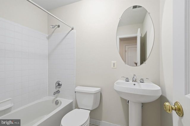 8108 DOVE COTTAGE CT, Lorton, VA 22079