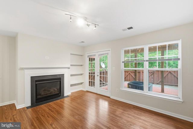 8108 DOVE COTTAGE CT, Lorton, VA 22079
