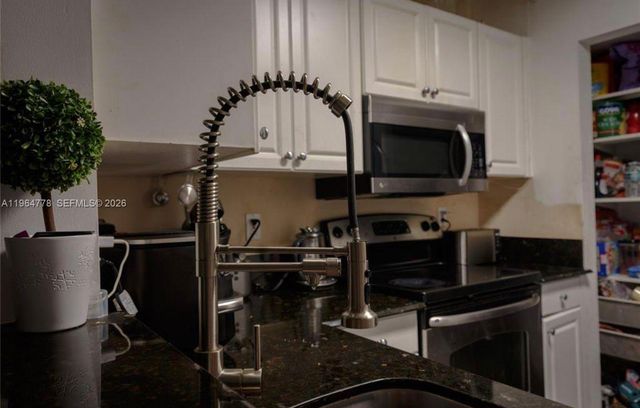 2721 Ocean Club Blvd 303, Hollywood, FL 33019