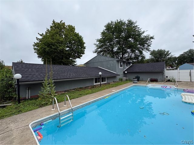 4040 Winterpark Drive, Clay, NY 13090