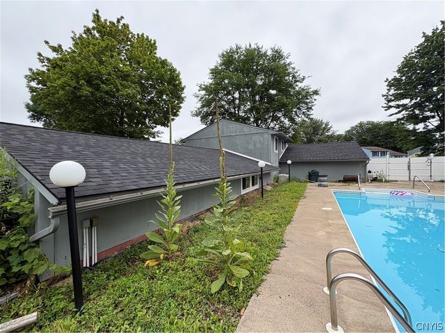 4040 Winterpark Drive, Clay, NY 13090