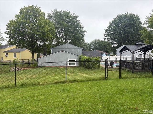 4040 Winterpark Drive, Clay, NY 13090