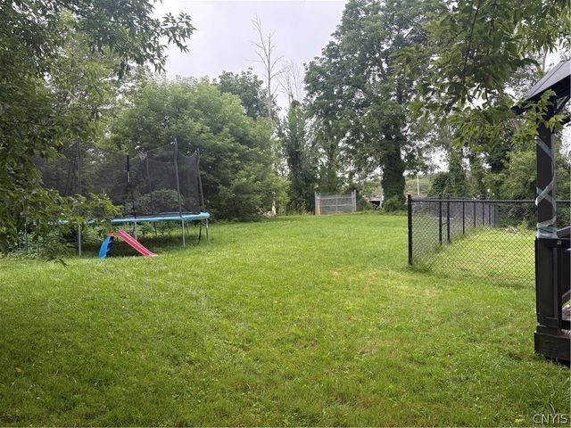 4040 Winterpark Drive, Clay, NY 13090