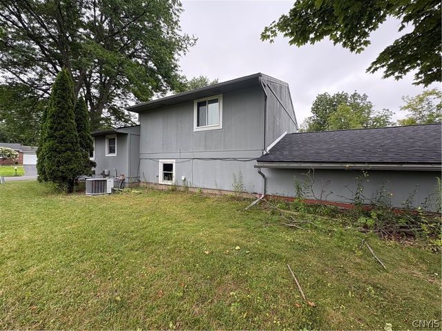 4040 Winterpark Drive, Clay, NY 13090