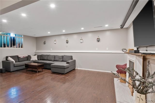 4040 Winterpark Drive, Clay, NY 13090
