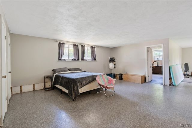 4040 Winterpark Drive, Clay, NY 13090