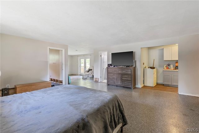 4040 Winterpark Drive, Clay, NY 13090