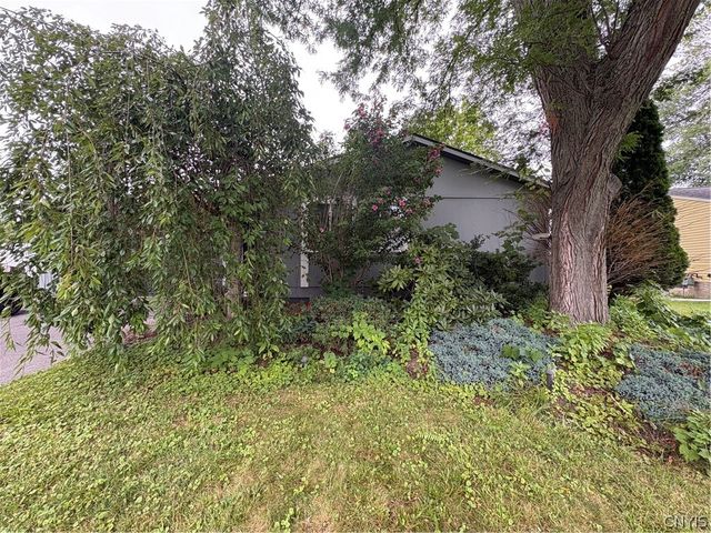 4040 Winterpark Drive, Clay, NY 13090