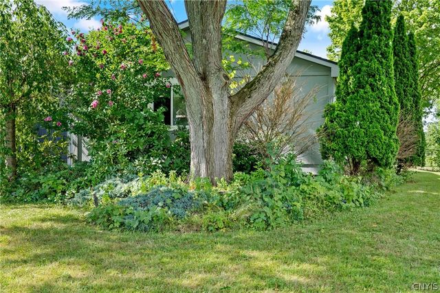 4040 Winterpark Drive, Clay, NY 13090