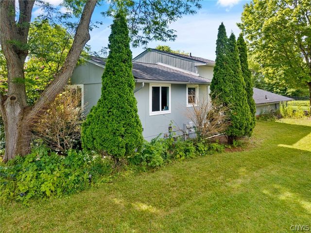 4040 Winterpark Drive, Clay, NY 13090