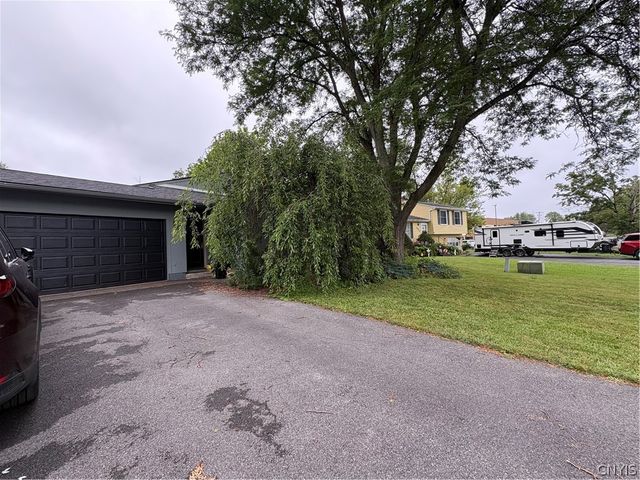 4040 Winterpark Drive, Clay, NY 13090