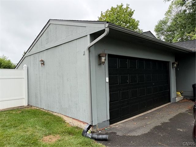 4040 Winterpark Drive, Clay, NY 13090