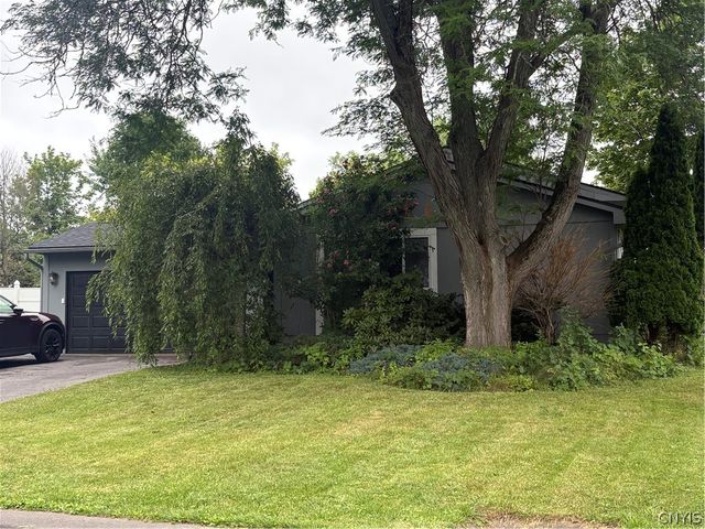 4040 Winterpark Drive, Clay, NY 13090