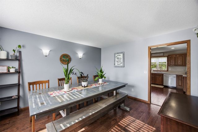 3516 Prairie Creek Road SW, Cedar Rapids, IA 52404