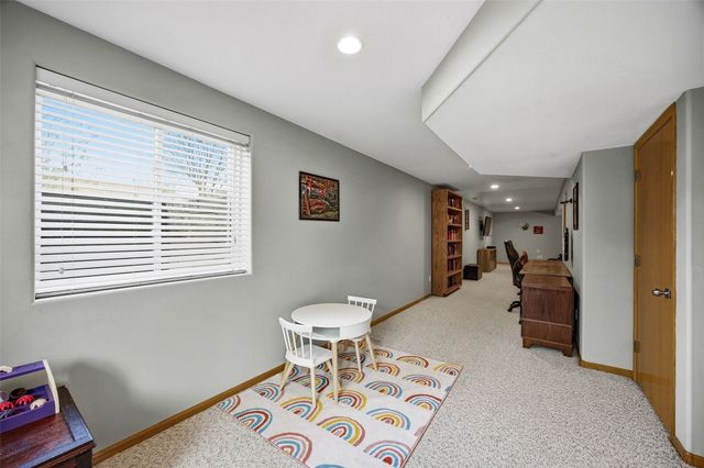3516 Prairie Creek Road SW, Cedar Rapids, IA 52404