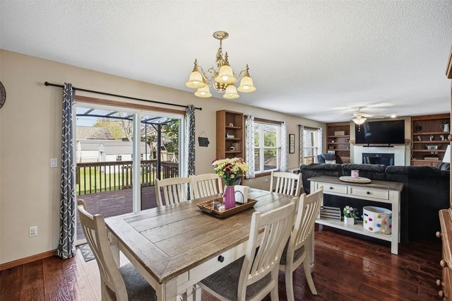 3516 Prairie Creek Road SW, Cedar Rapids, IA 52404