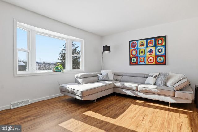 6136 FRIAR RD, Harrisburg, PA 17111