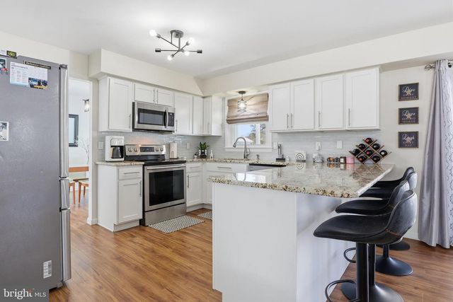 6136 FRIAR RD, Harrisburg, PA 17111