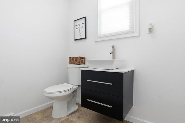 6136 FRIAR RD, Harrisburg, PA 17111